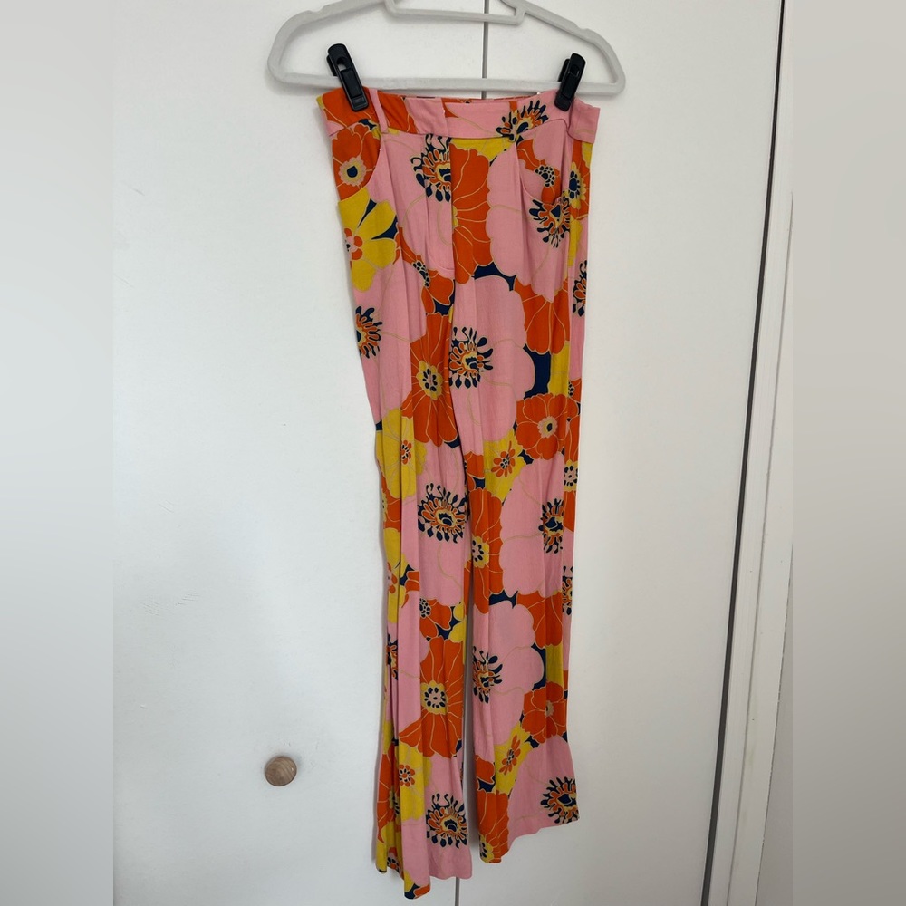 Zara floral pants. Hemmed for 5ft.